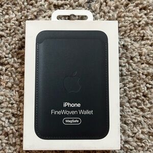 Apple iPhone FineWoven MagSafe Wallet - Dark Gray
